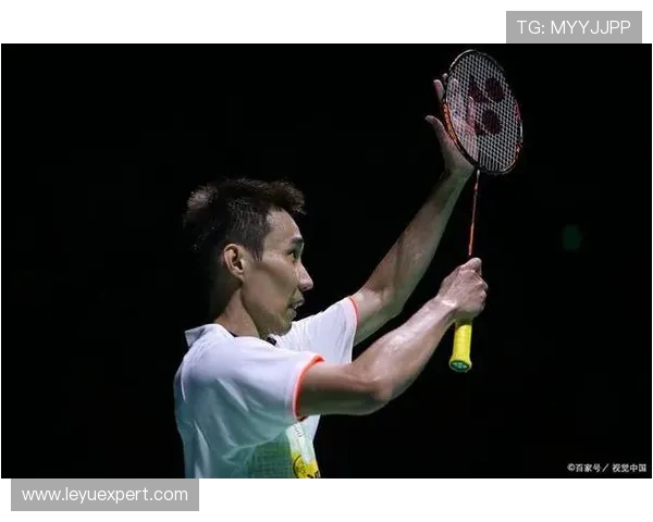 李宗伟训练的时候，连喝水都能讲究成仪式感，不像我们抢快餐一样尴尬笑着喝完了啊