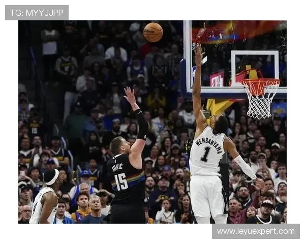 文班亚马挡拆拉开空间对比约基奇更具转换威胁