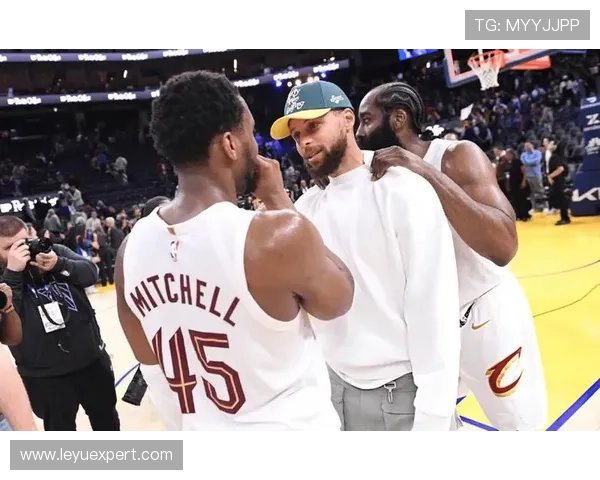 米切尔以单打主导比库里更倚重突破得分