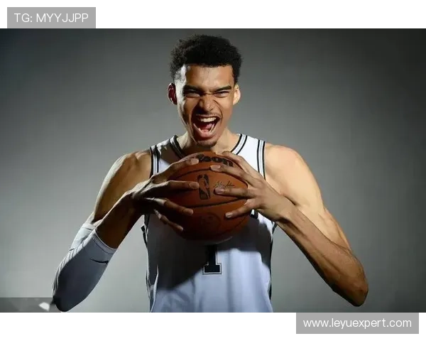 维克托·文班亚马挡拆拉开空间效率显著高于传统内线